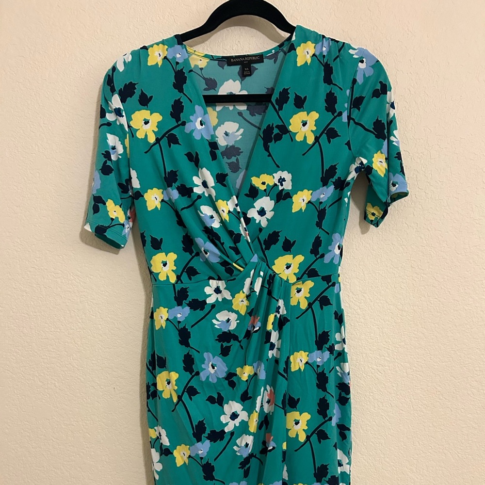 Green summer dress from Banana Republic